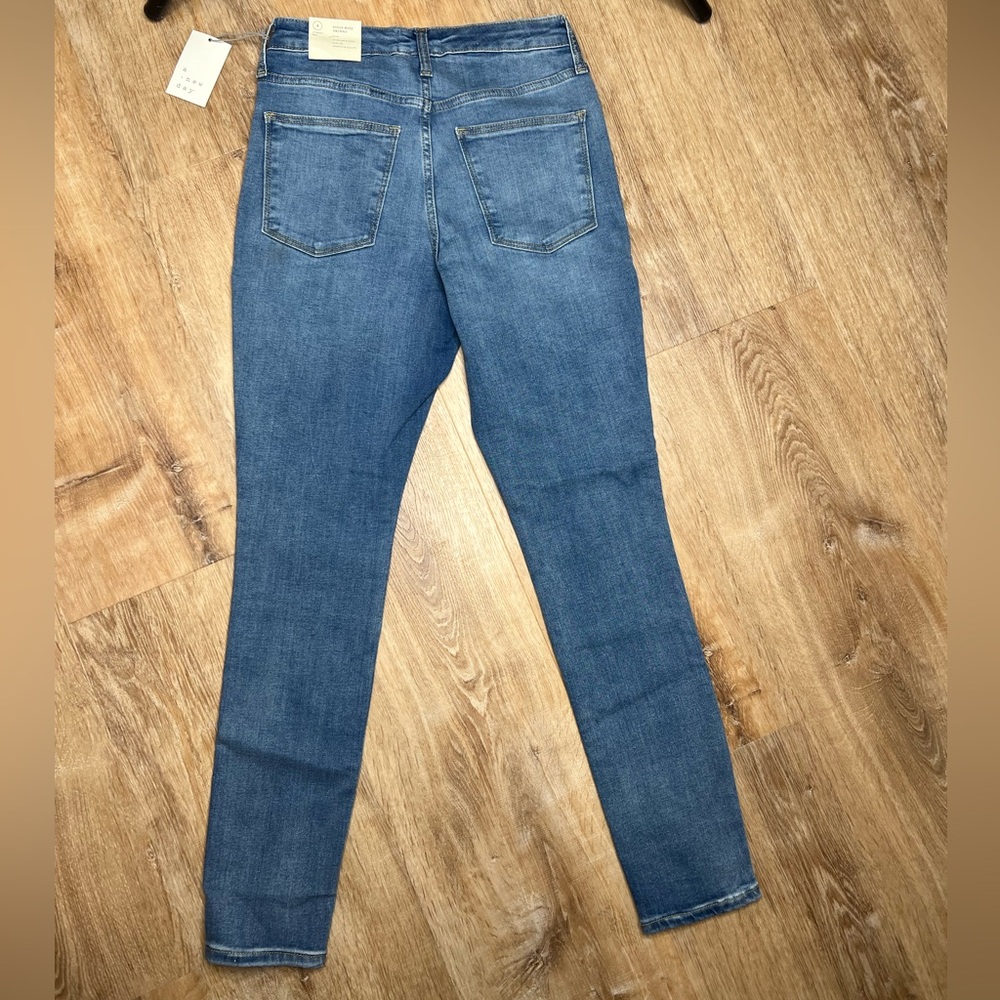 NEW - Universal Thread - patchwork hi-rise, skinny denim jeans. Size 4/27 R. - Picture 2 of 9